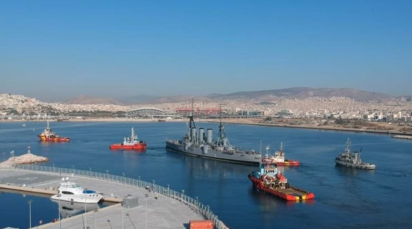 To θωρηκτό Αβέρωφ αποπλέει για Θεσσαλονίκη – Ξαναβγήκε στο Αιγαίο έπειτα από 70 χρόνια (βίντεο)